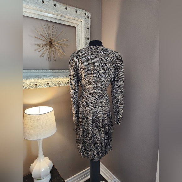 Vintage Silk Carolina Herrera Dress Size 6 - Picture 5 of 15